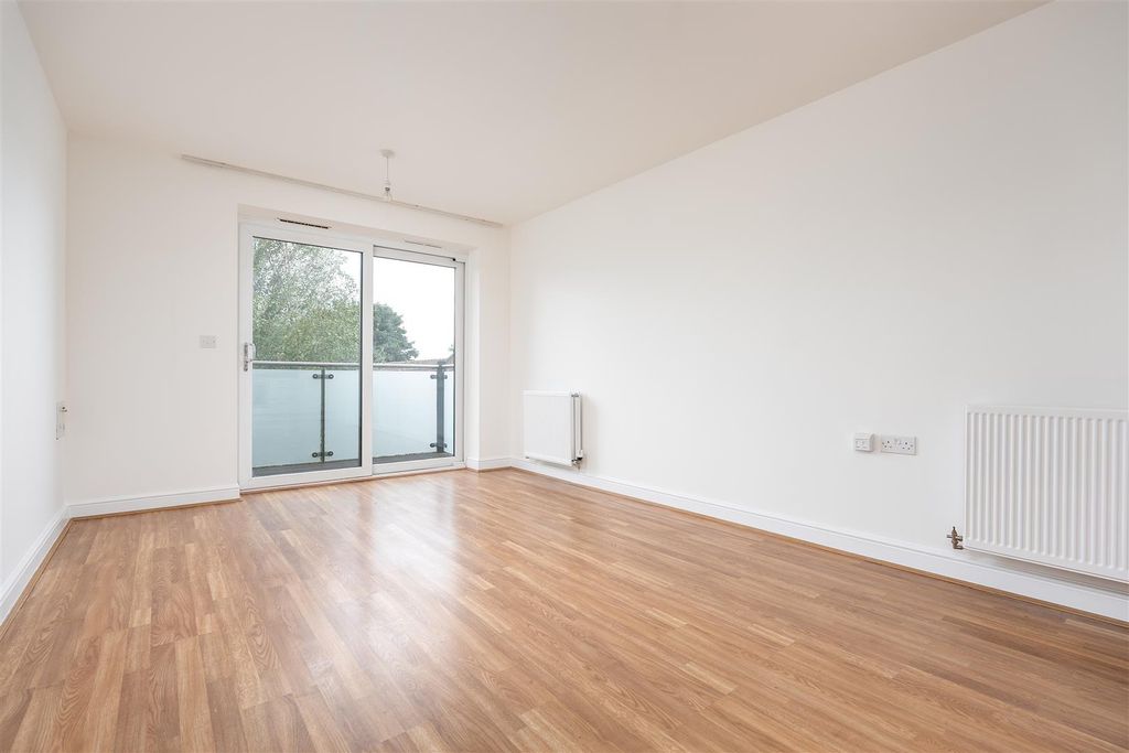 Property photo 2 of 12 Picture 2