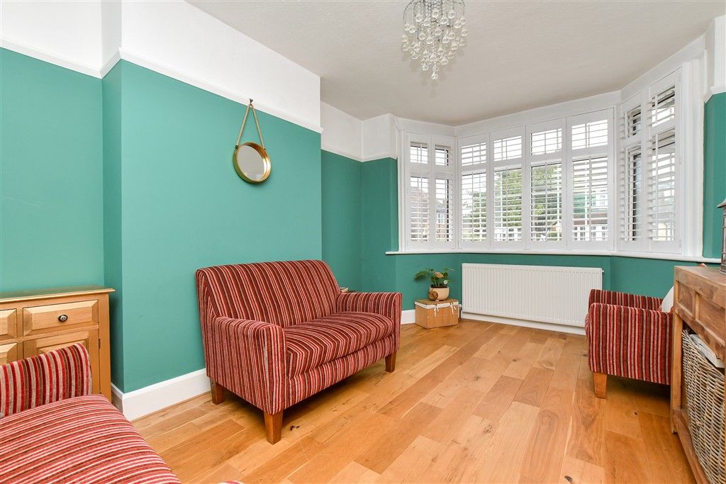 Property photo 2 of 8 Lounge