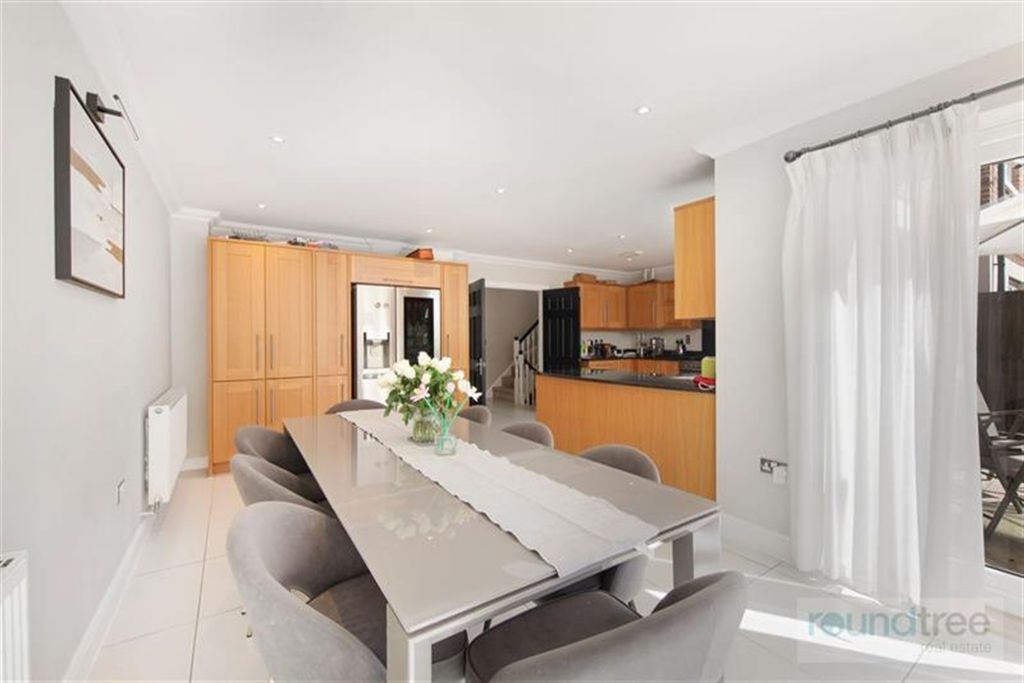 Property photo 1 of 15 (Main)