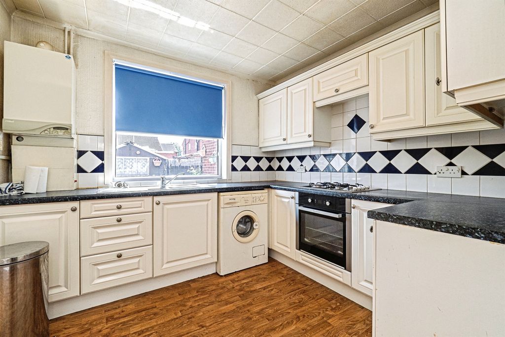 Property photo 3 of 16