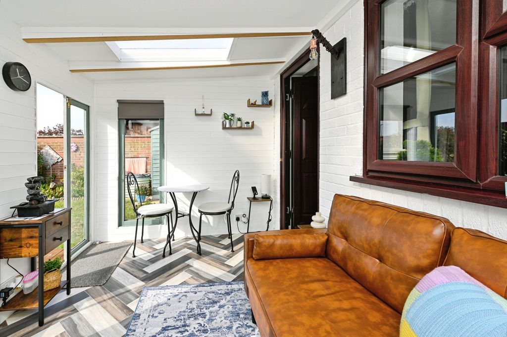 Property photo 3 of 16 Pbox-Img.Jpg