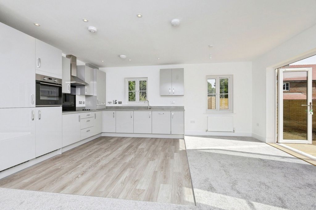 Property photo 2 of 12 Kitchen Living Diner