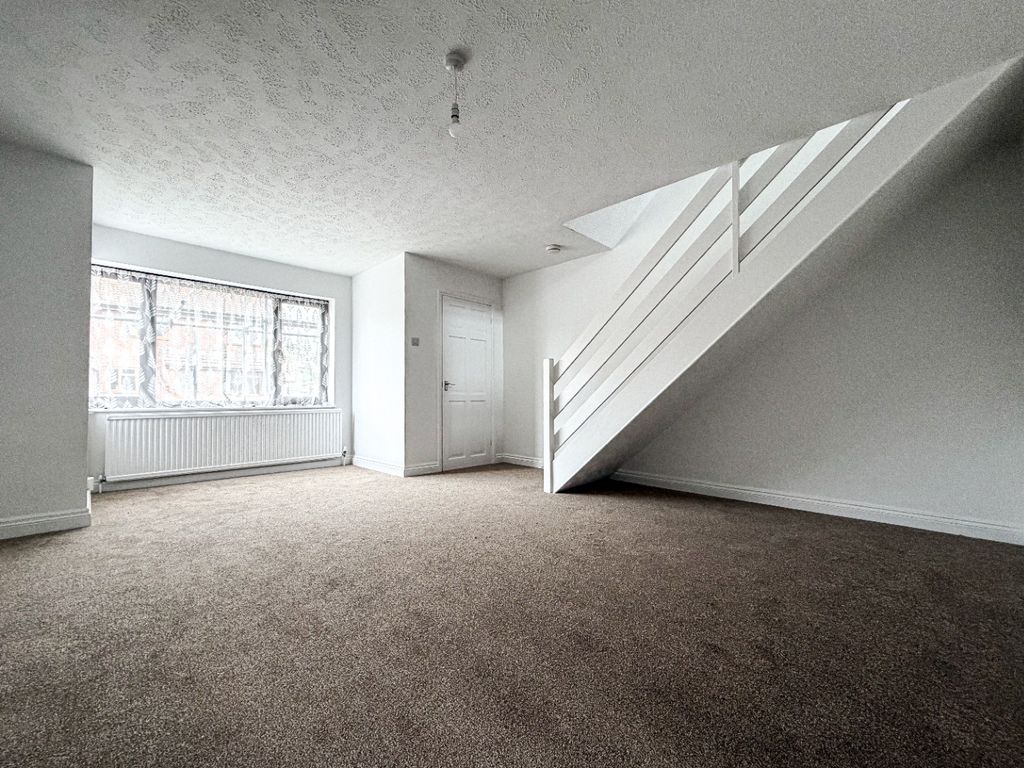Property photo 3 of 13 4988663
