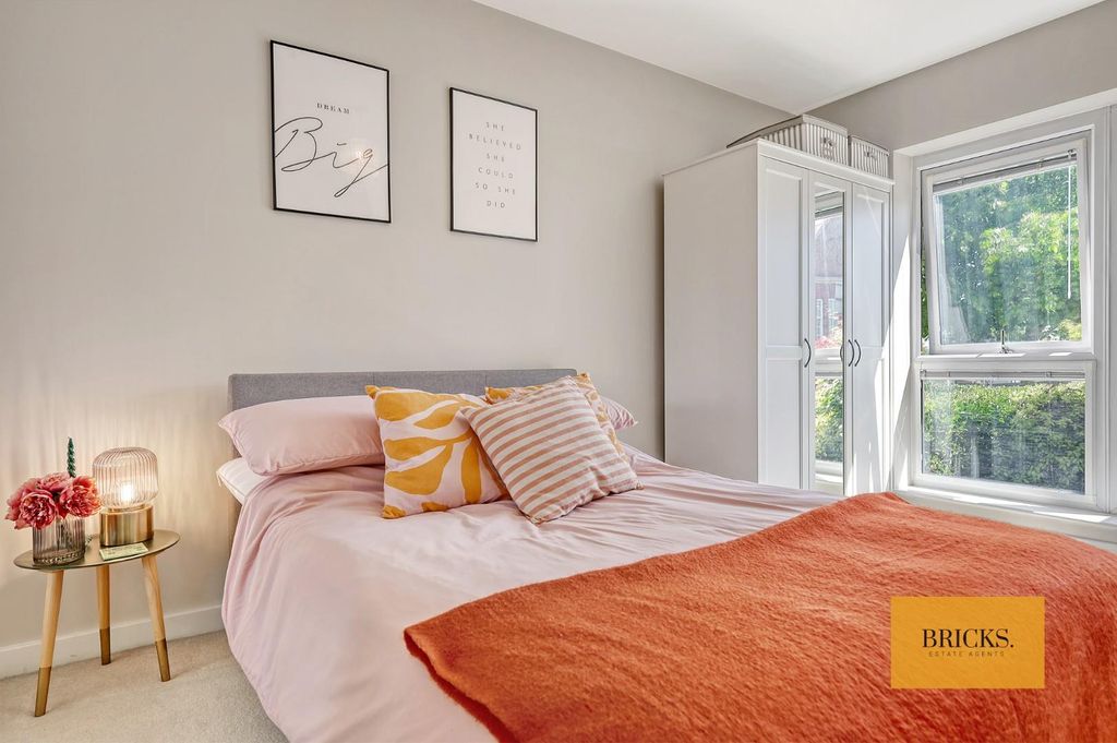 Property photo 2 of 26