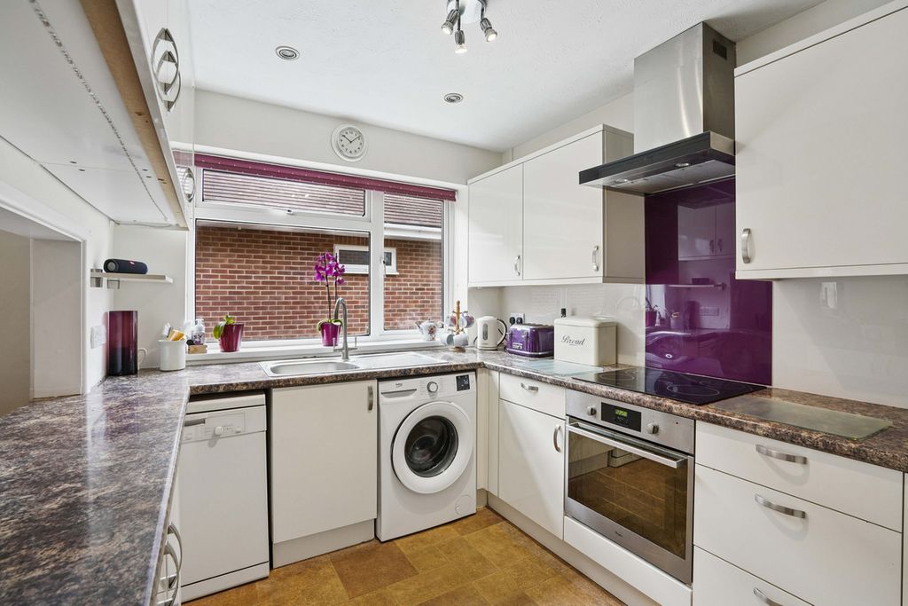 Property photo 2 of 16