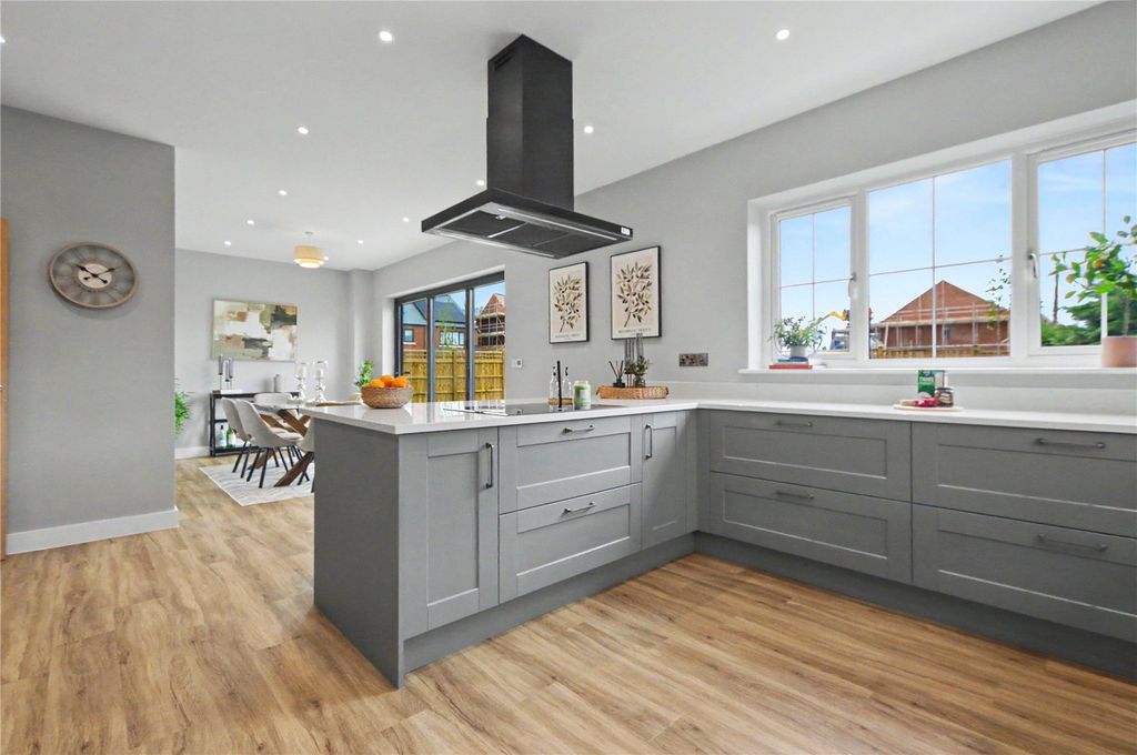 Property photo 3 of 24 Picture No. 48