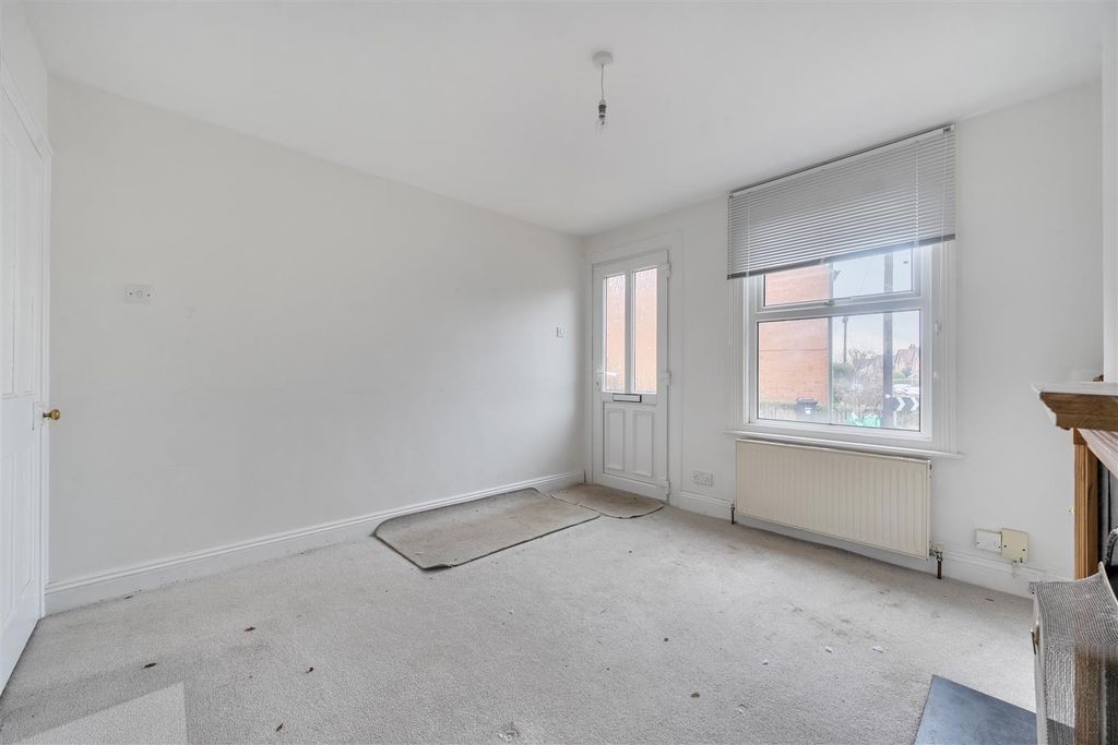 Property photo 3 of 20 1398088-18-696E25dc975Bc.Jpg