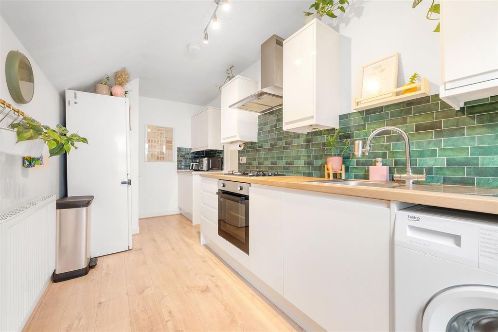 Property photo 3 of 10 Croydon Road-7.Jpg