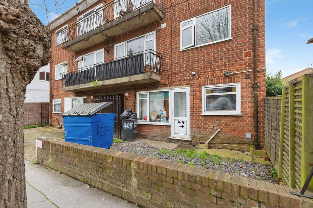 Property photo 2 of 20