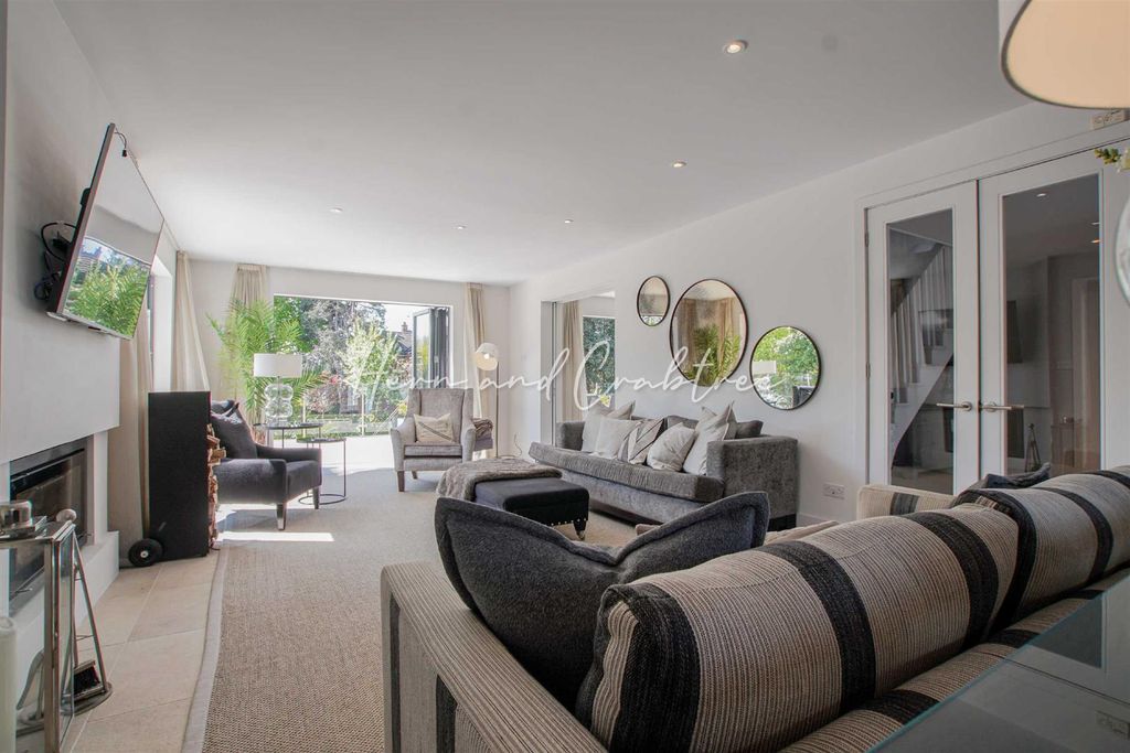 Property photo 3 of 31