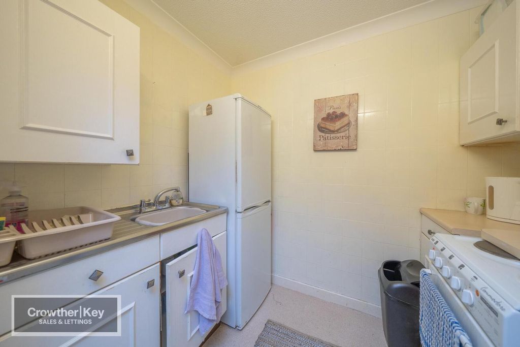 Property photo 3 of 12 Utility Room
