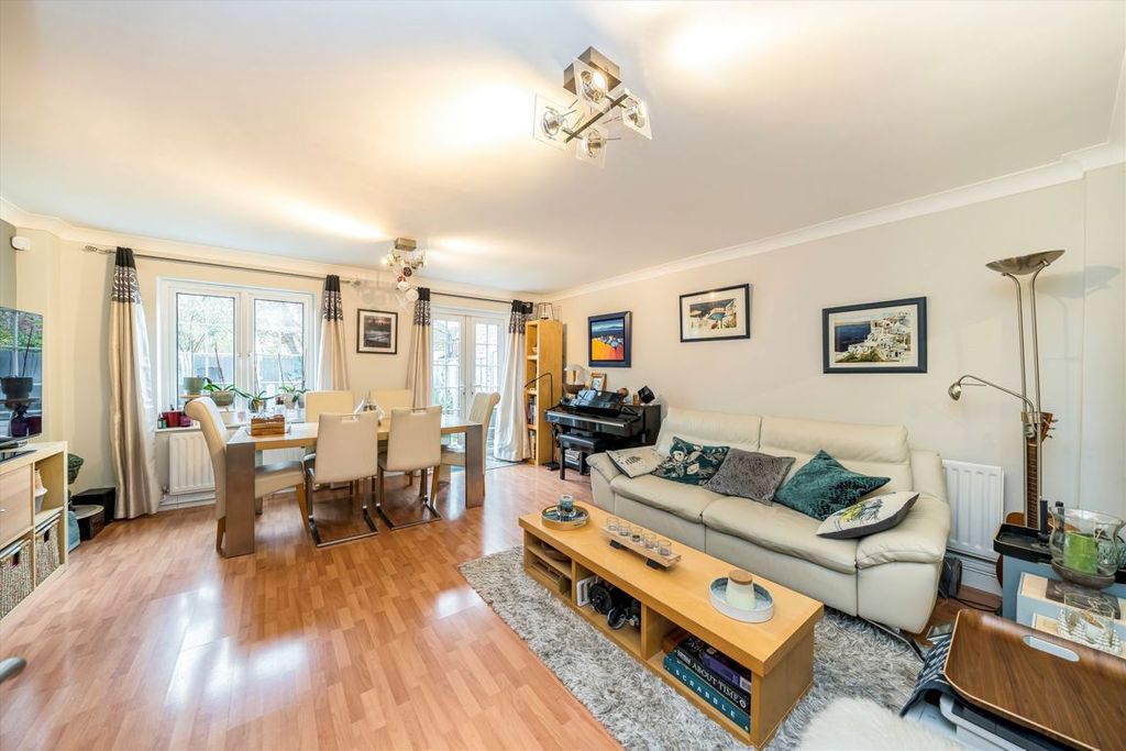 Property photo 2 of 9