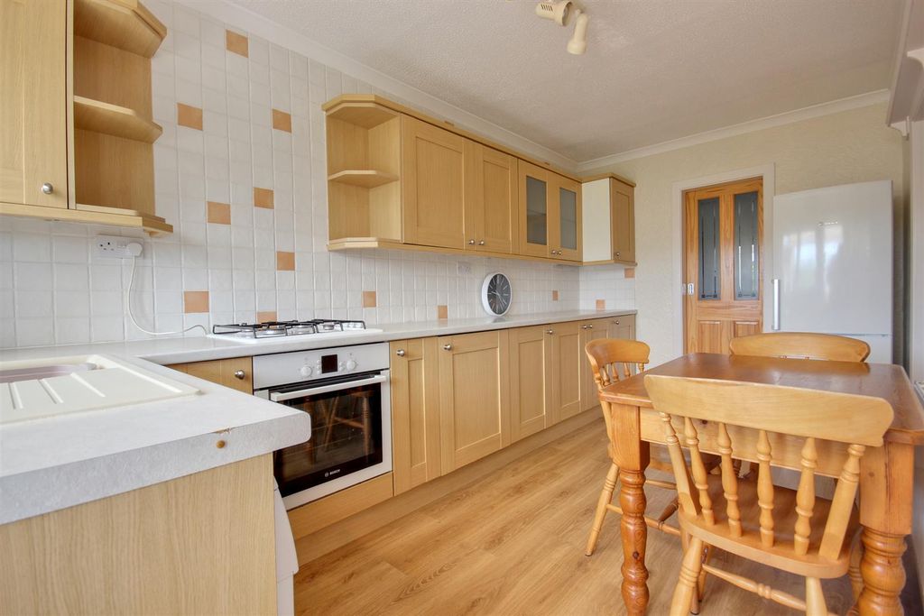 Property photo 3 of 16 Well Lane (10).Jpg