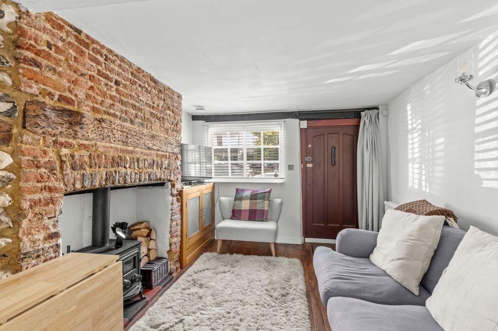 Property photo 2 of 11