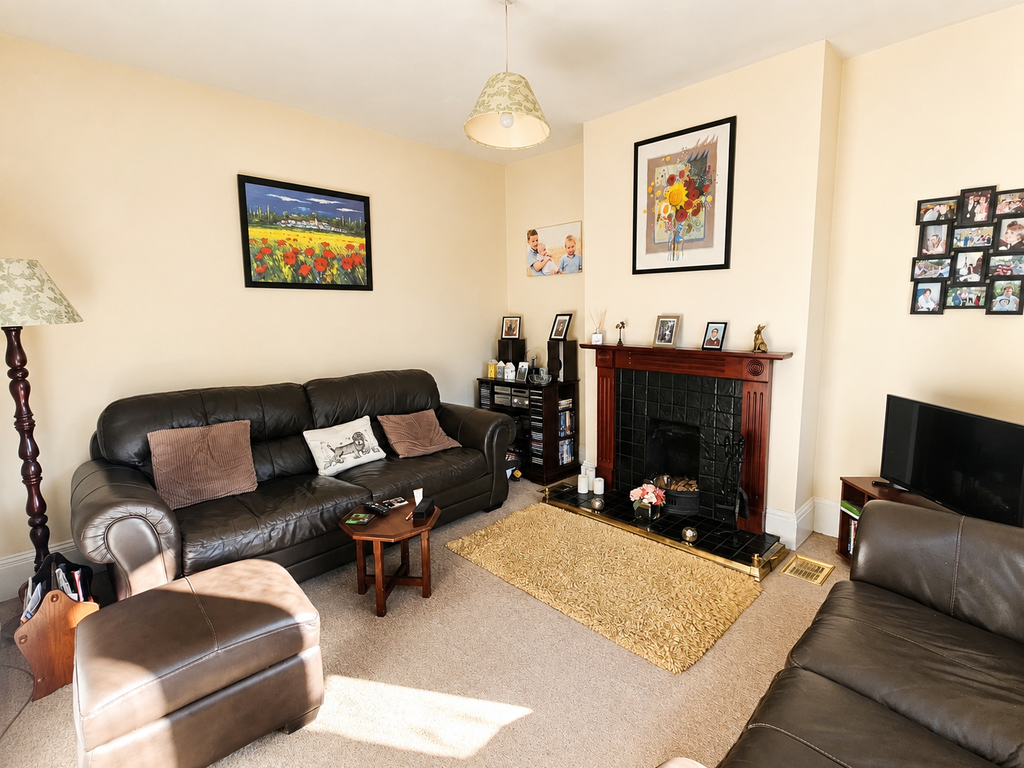 Property photo 2 of 20