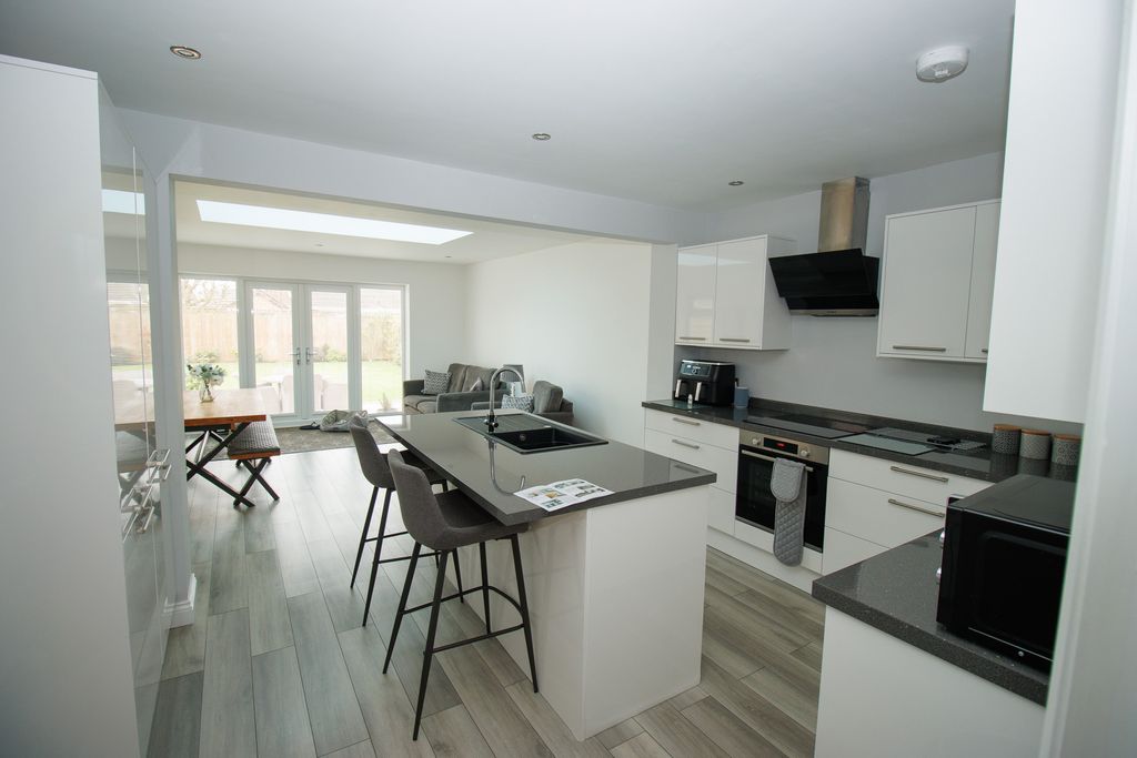 Property photo 2 of 22