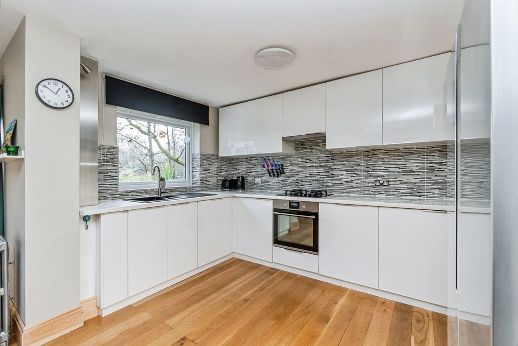 Property photo 2 of 18 Pbox-Img.Jpg