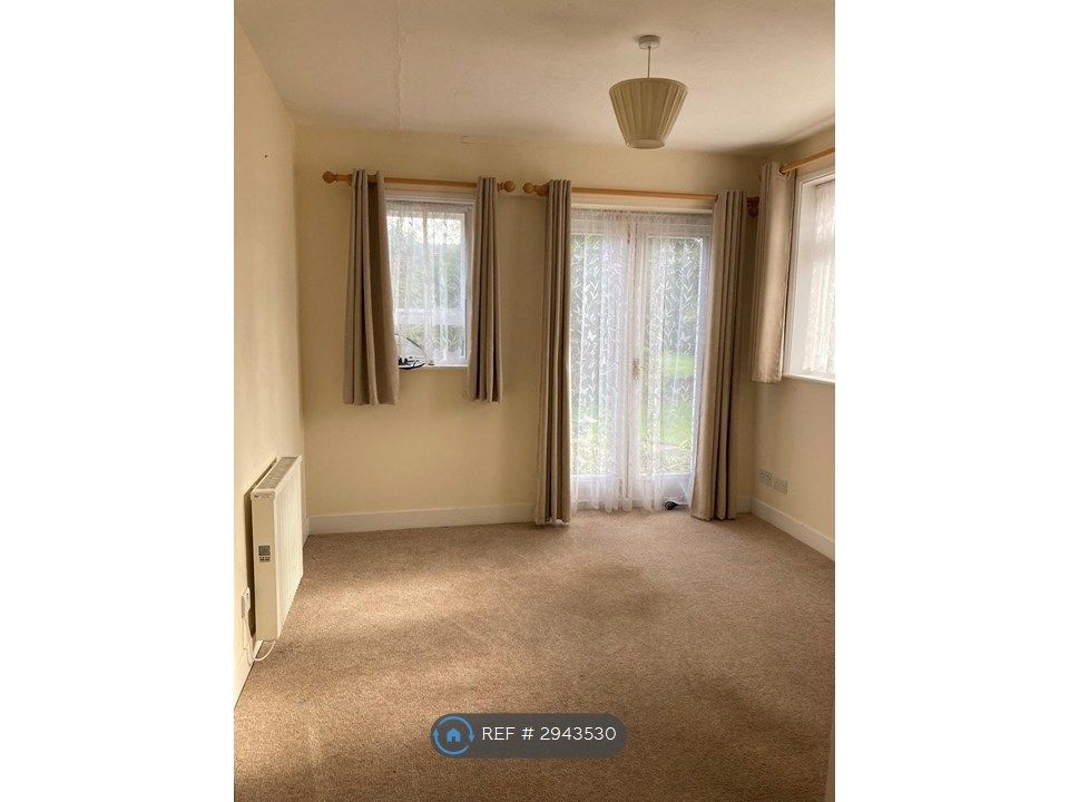 Property photo 2 of 6 Living Room