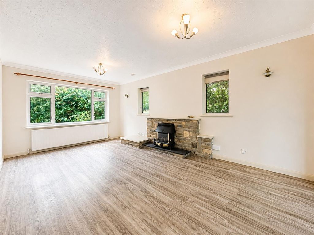 Property photo 2 of 36 1000051828.Png