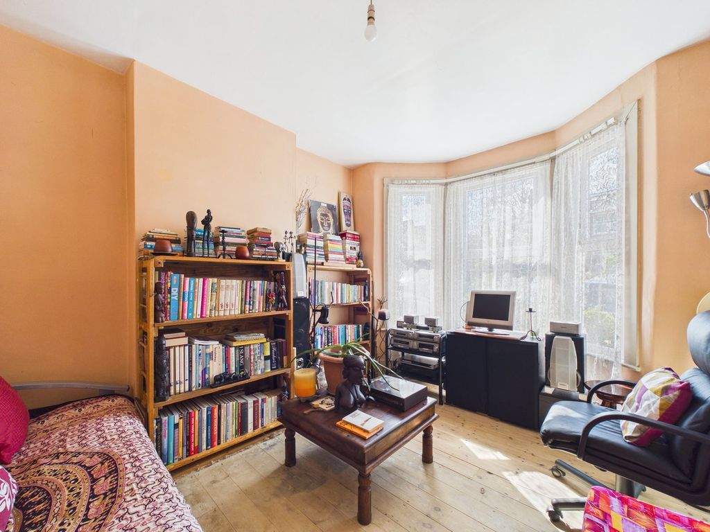 Property photo 2 of 14