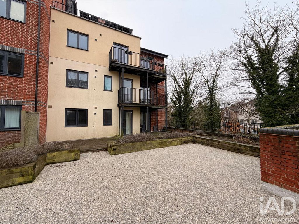 Property photo 1 of 9