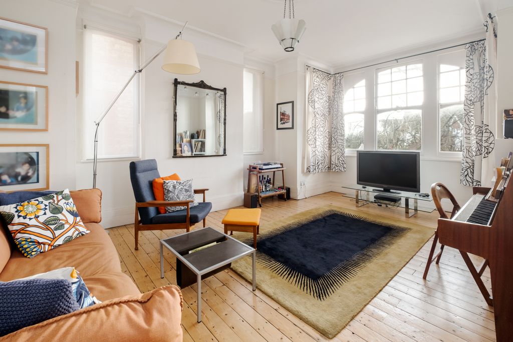 Property photo 2 of 21