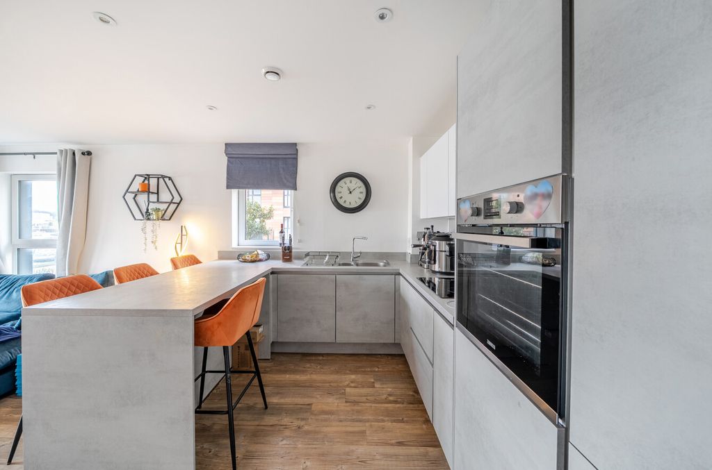 Property photo 3 of 10 1402203-15-697B4A...