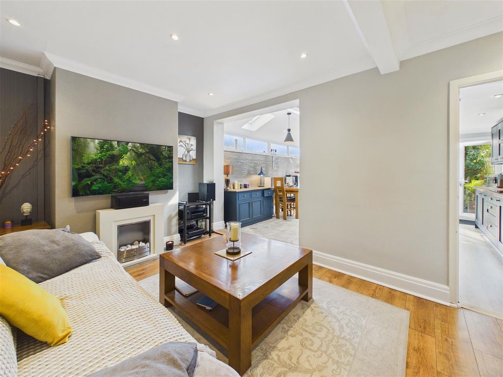 Property photo 3 of 15 Snug