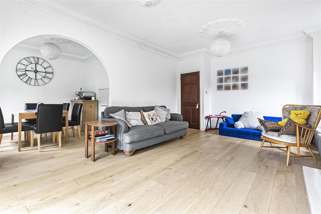 Property photo 3 of 17
