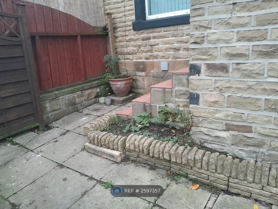 Property photo 2 of 27