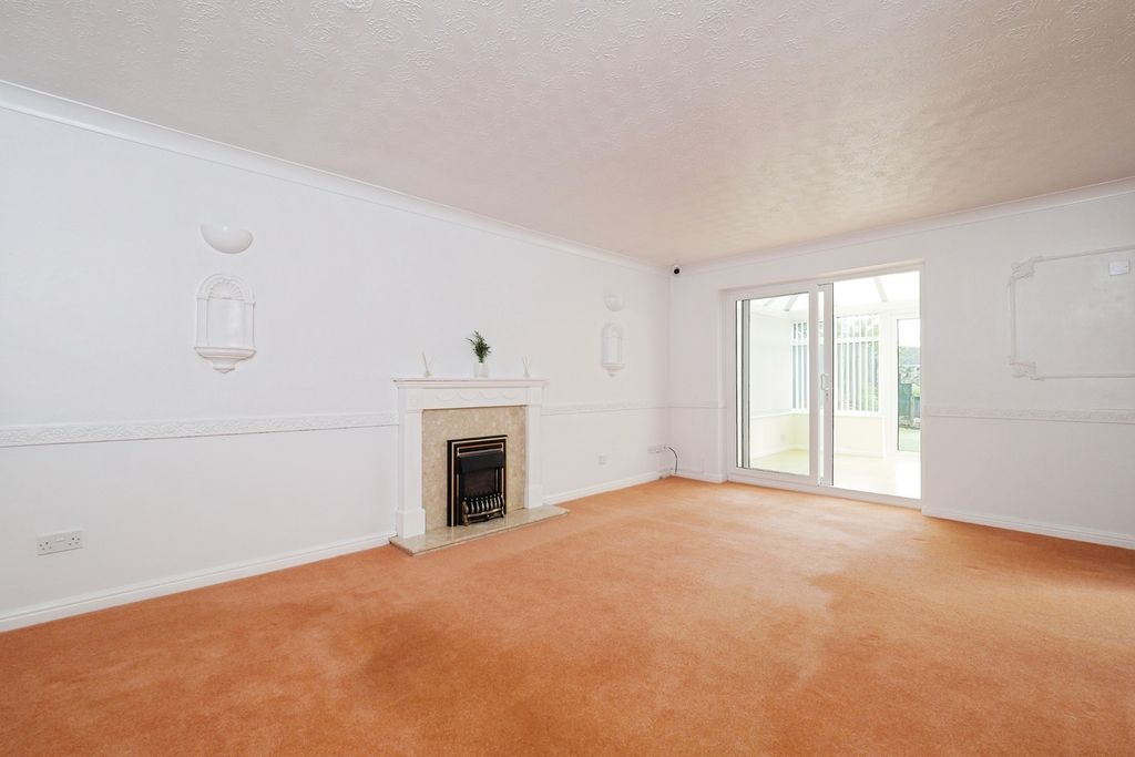 Property photo 3 of 16 Photo