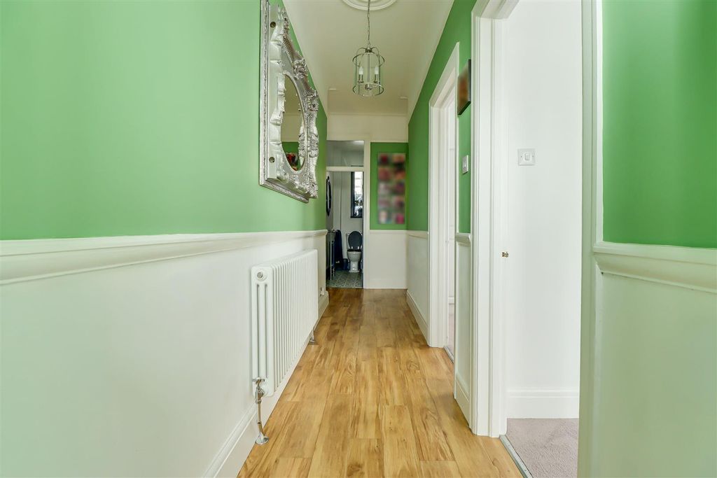 Property photo 3 of 27