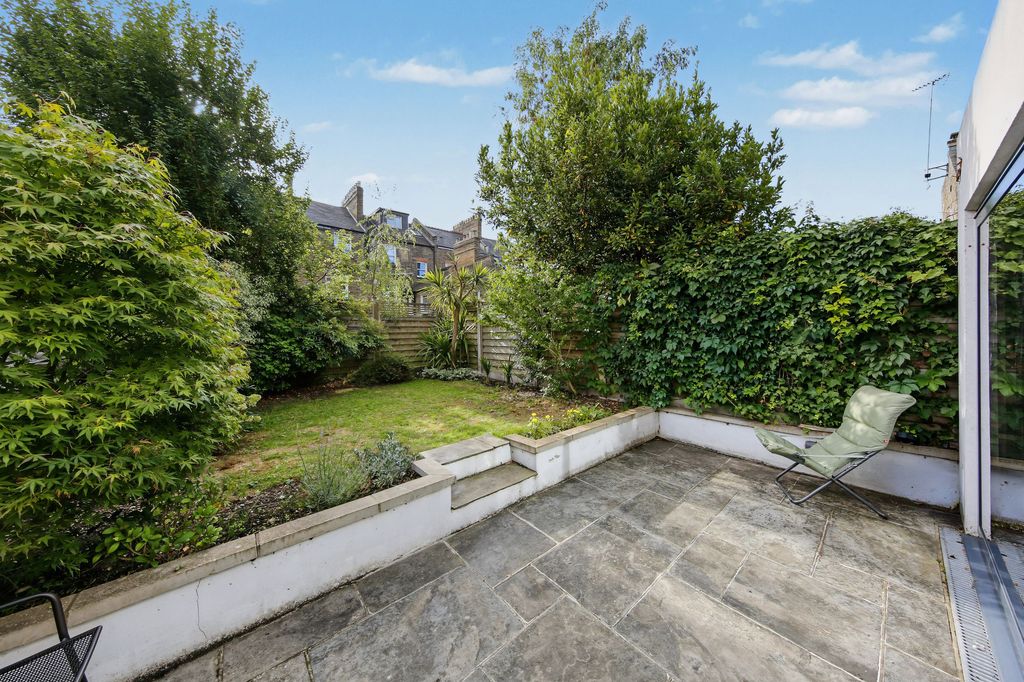 Property photo 2 of 16