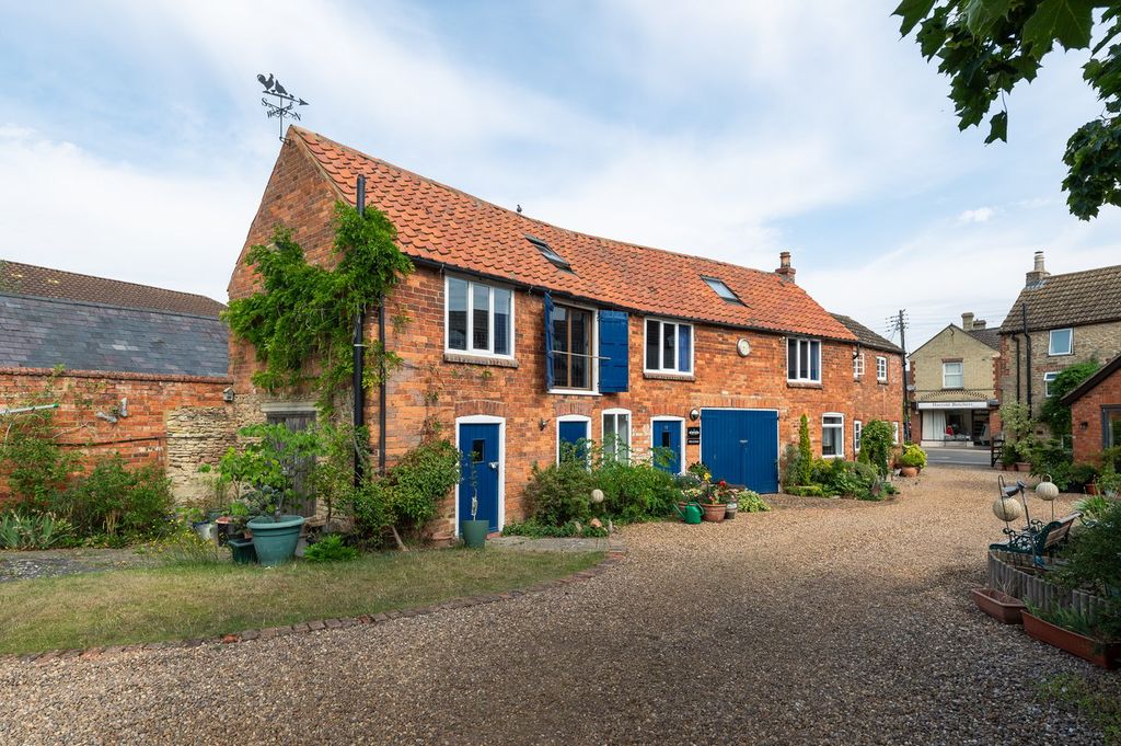 Property photo 2 of 43 The Barn Offices &amp; Cottage