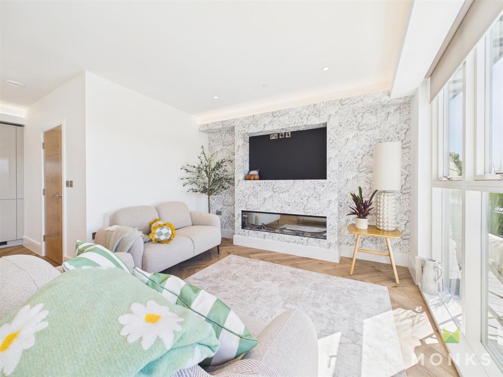 Additional image 4 of 2 bed flat for saleThe Penthouse, Old Coleham Court, Shrewsbury SY3