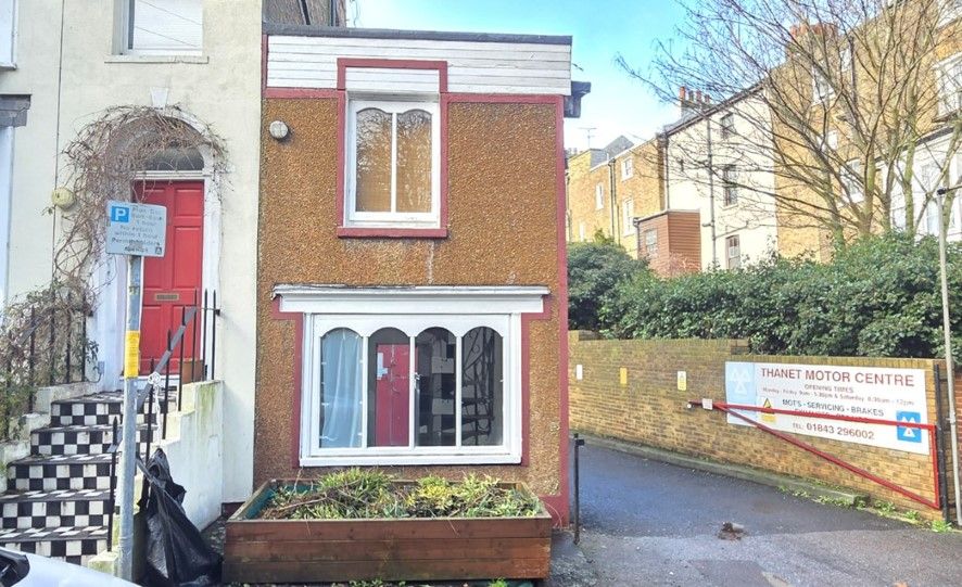 Property photo 1 of 8