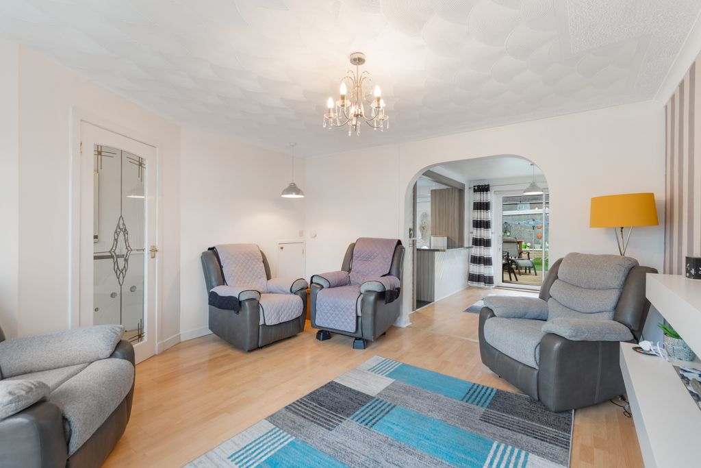 Property photo 3 of 38