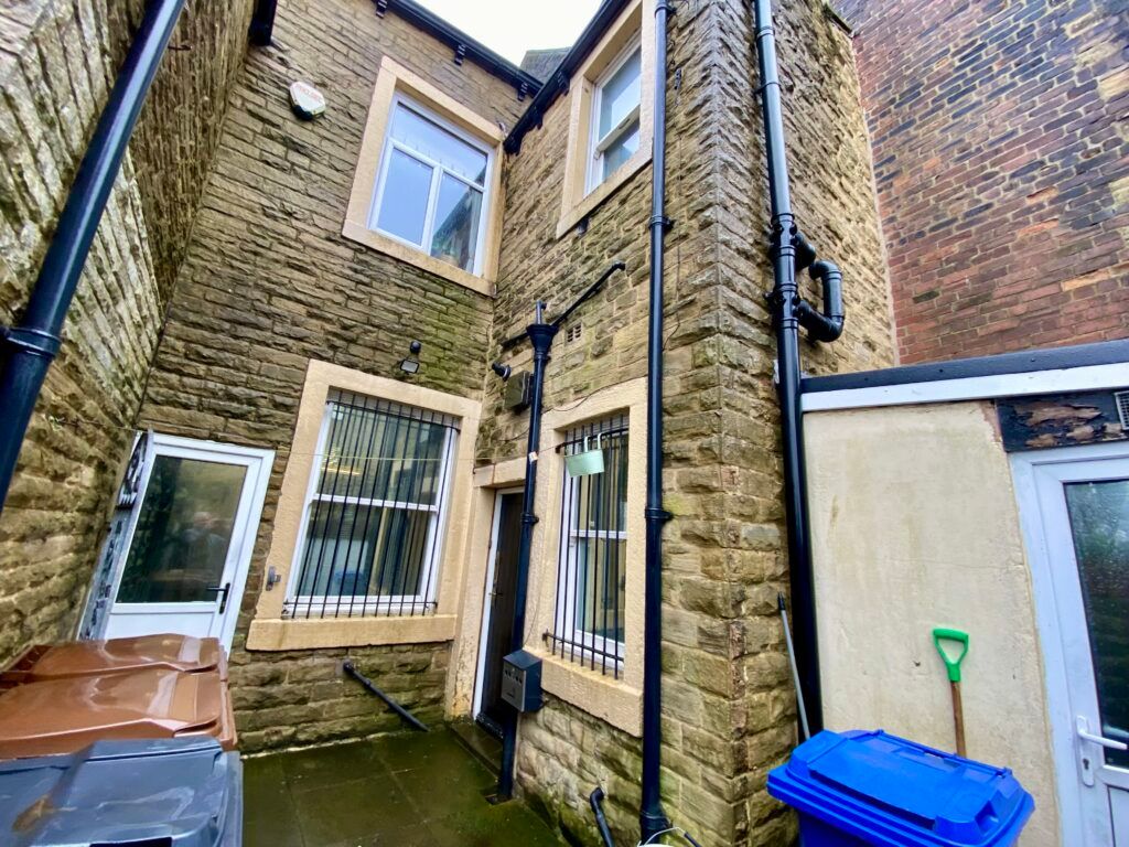 Property photo 2 of 9