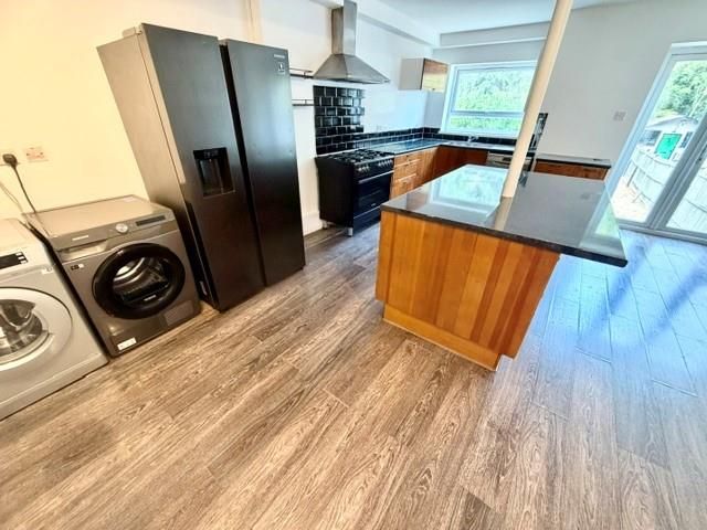 Property photo 3 of 15 Kitchen 2.Jpg