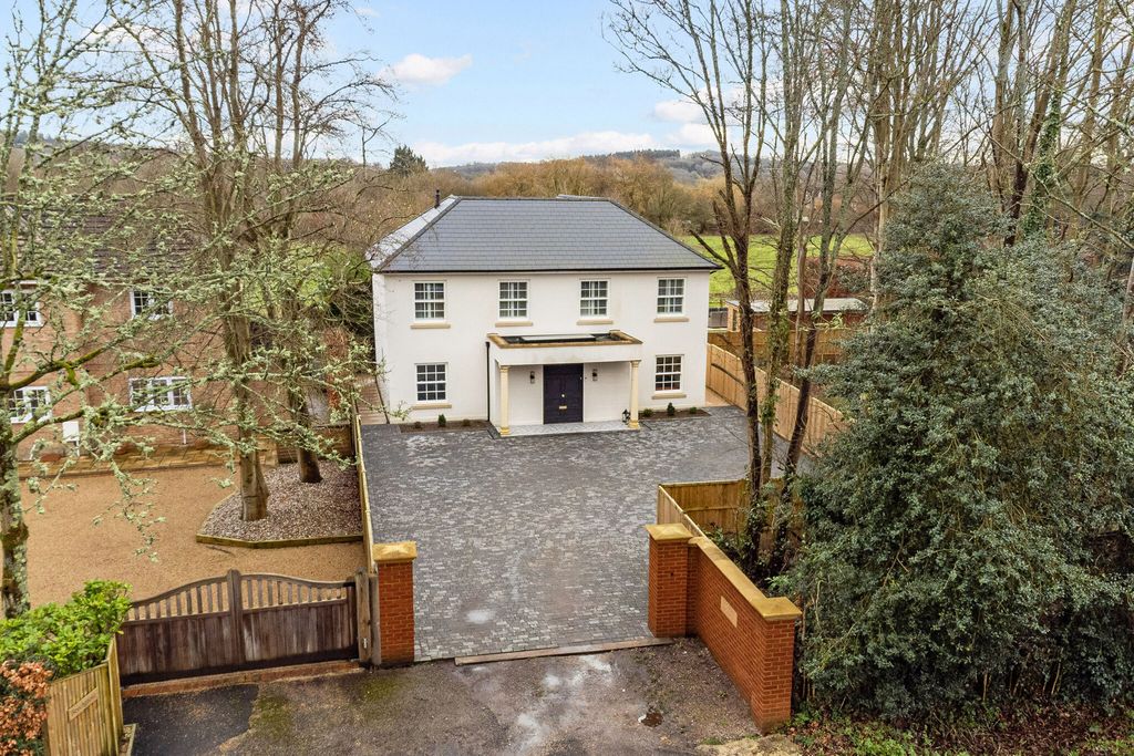 Property photo 1 of 25