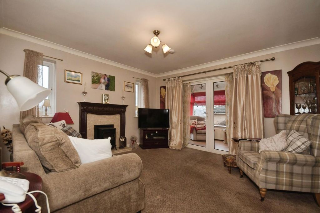 Property photo 3 of 15 Lounge 01.Jpg