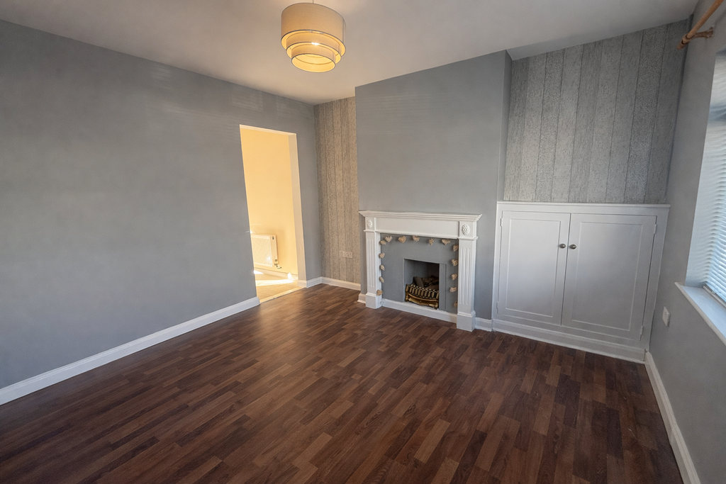 Property photo 3 of 8 Lounge