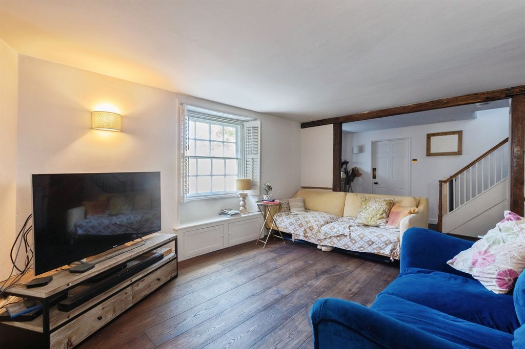 Property photo 2 of 24