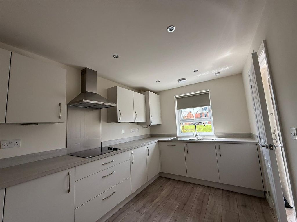 Property photo 3 of 11 d6119Ac0-Ece3-4549-8Fb5-10c18d969A98.Jpg