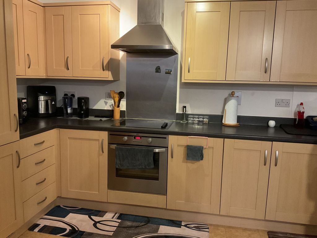 Property photo 3 of 6 Kitchen