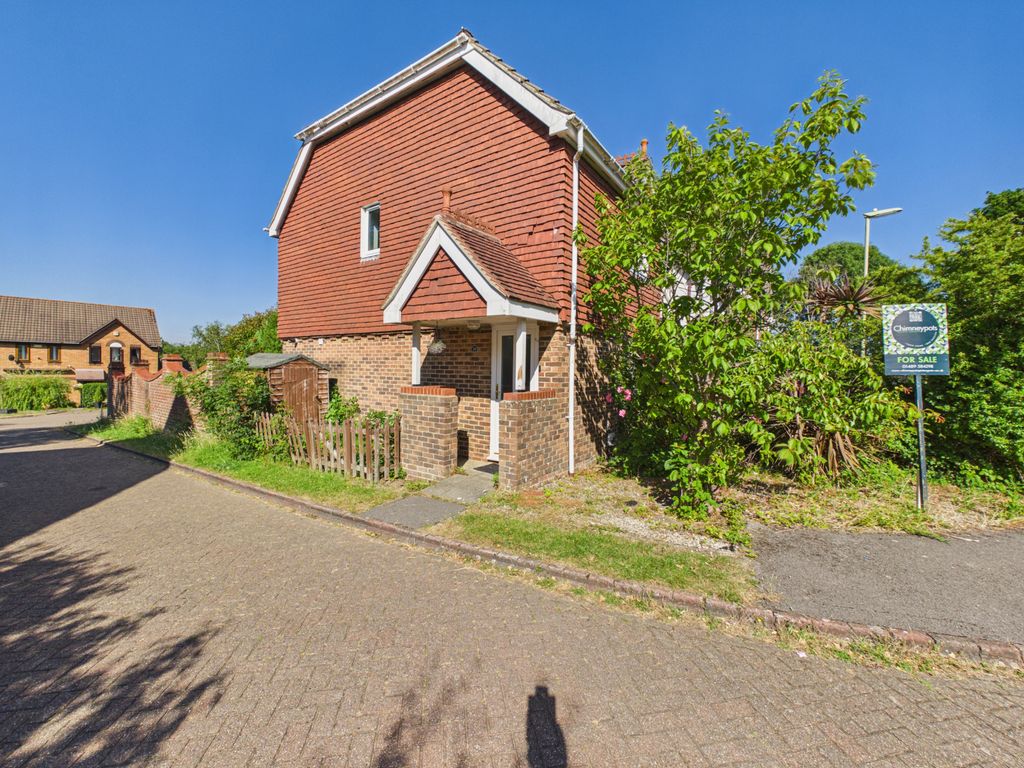 Property photo 1 of 8 2 Bedroom End Terraced Home For Sale
