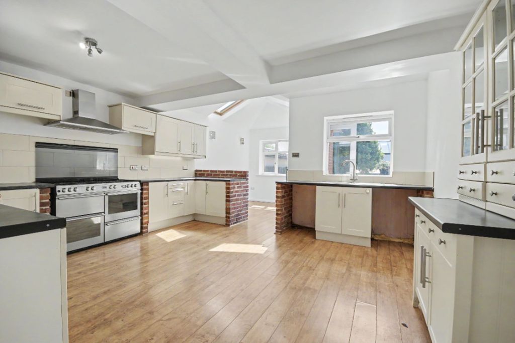 Property photo 2 of 24 Large Kitchen
