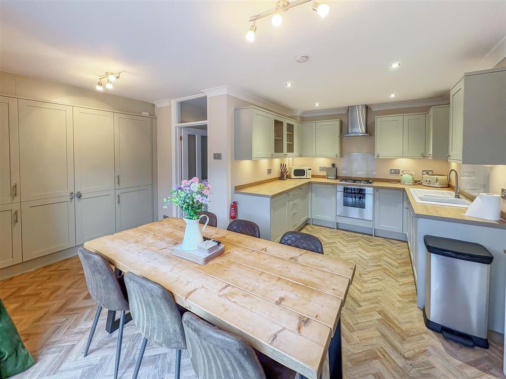 Property photo 2 of 22 Image00043.Jpg