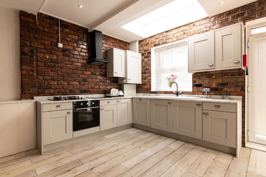 Property photo 1 of 16 89 Woodcroft Road