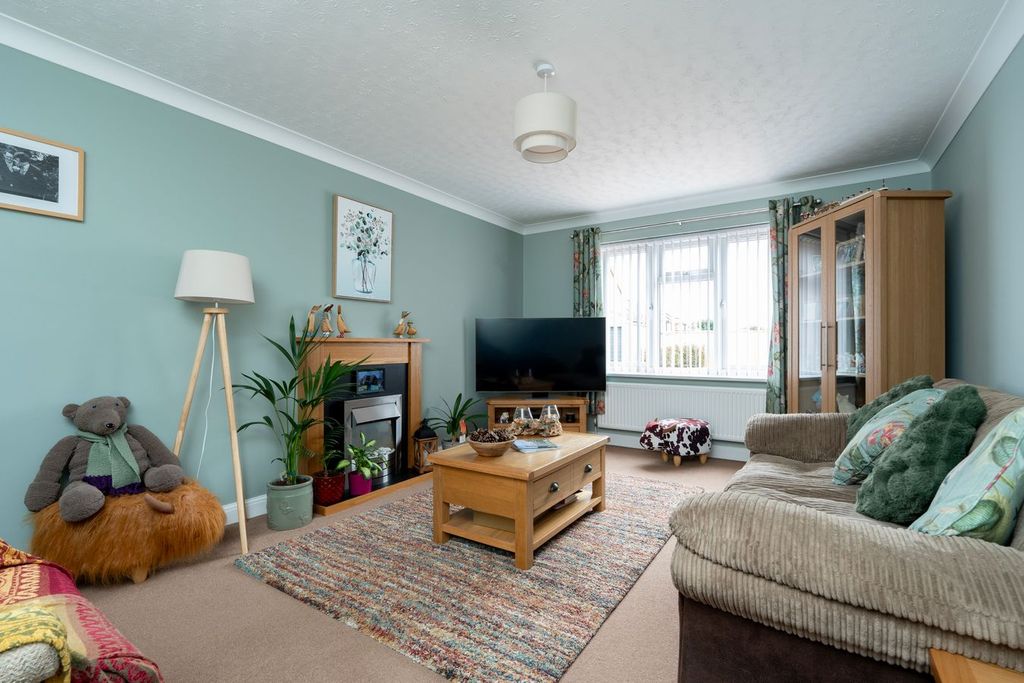 Property photo 2 of 16